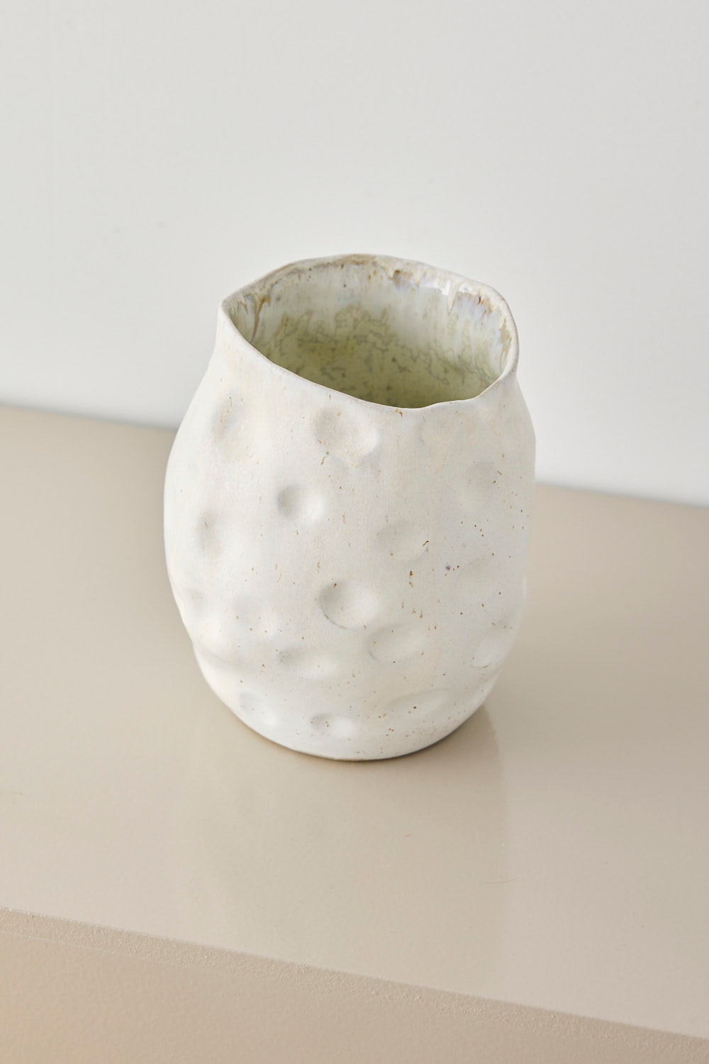 Hvid dot vase - Mia Lindbirk