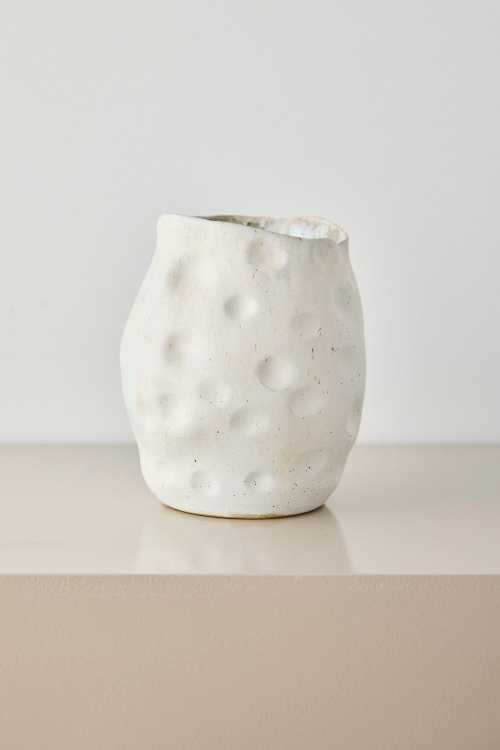 Hvid dot vase - Mia Lindbirk