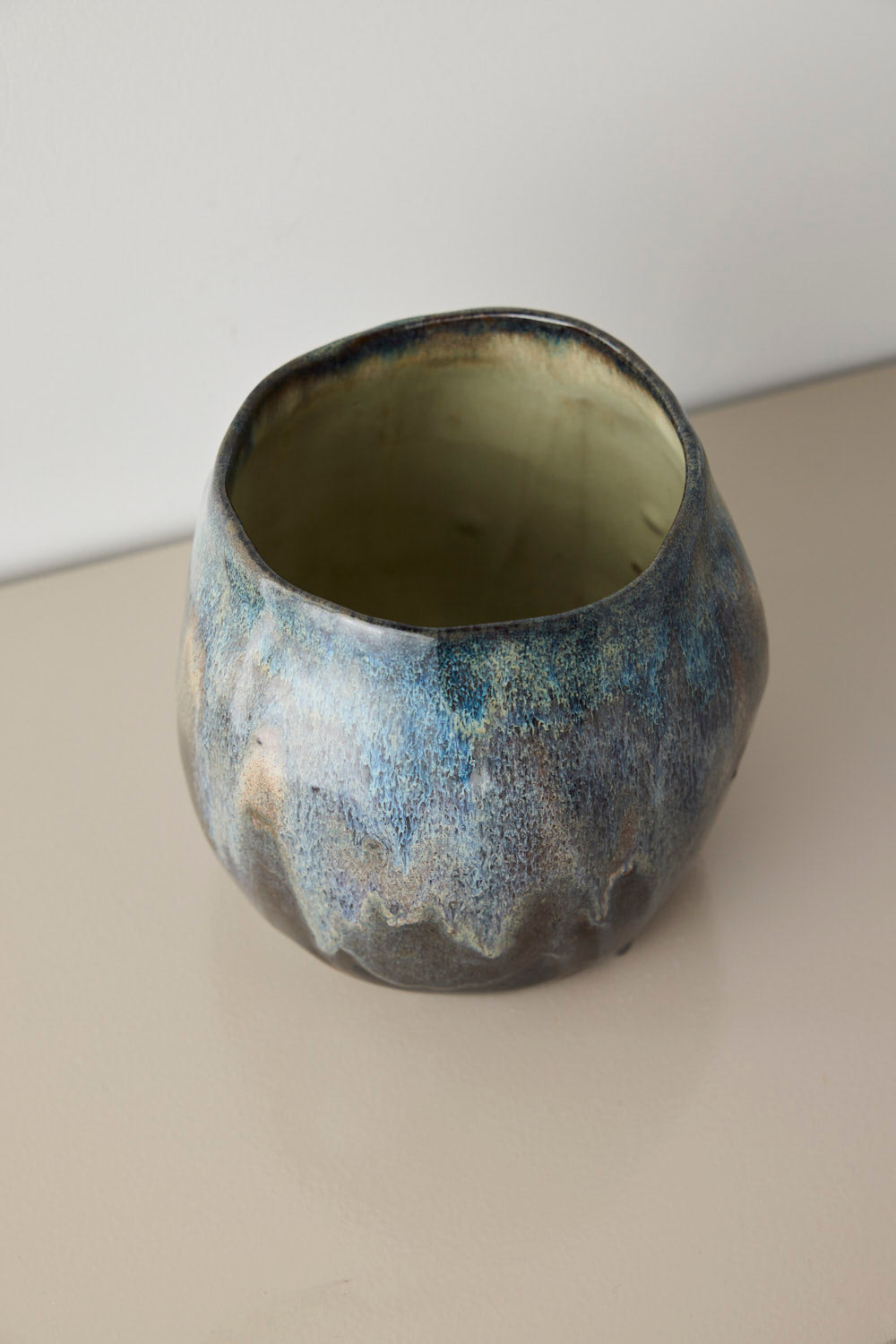 Mørk potte/vase - Mia Lindbirk