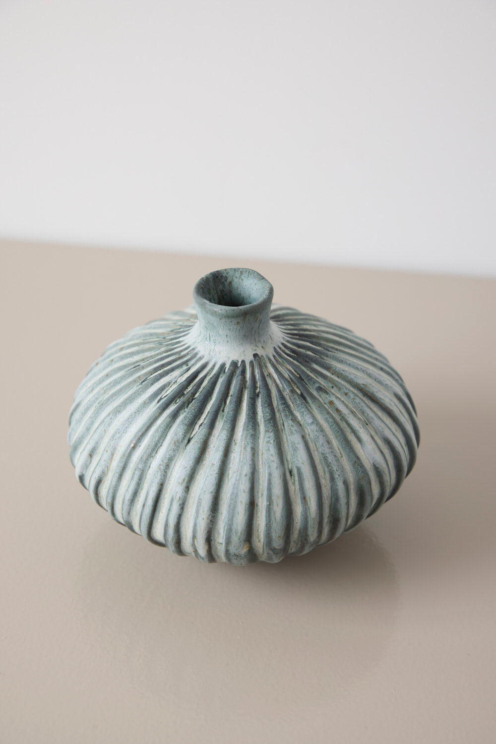Rillet vase - Mia Lindbirk