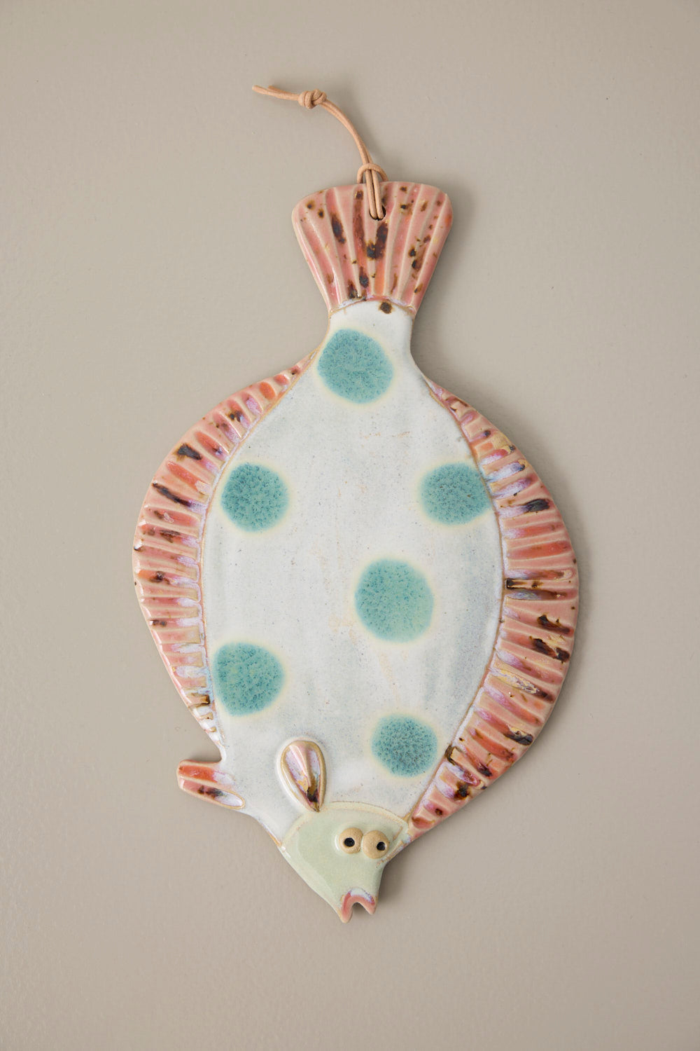 Fladfisk med turkis prikker - Mia Lindbirk