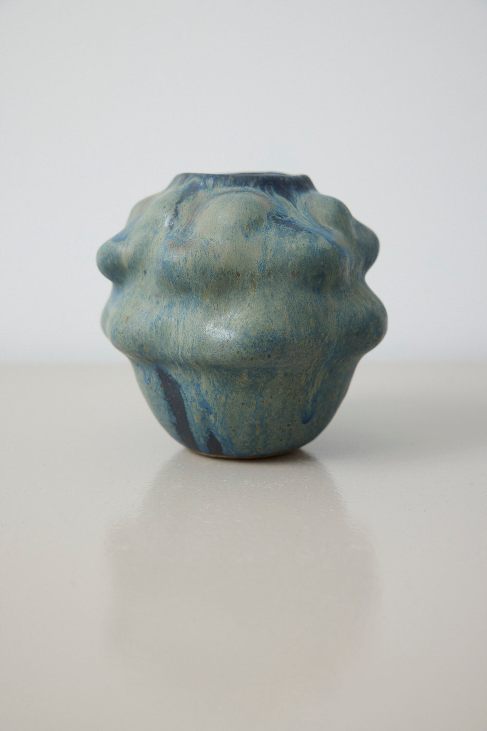 Vase bubbles - Mia Lindbirk