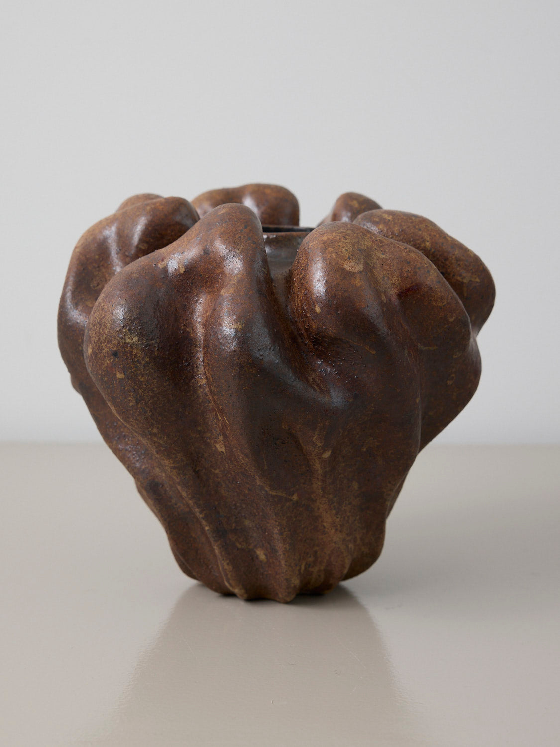 Brun formation vase