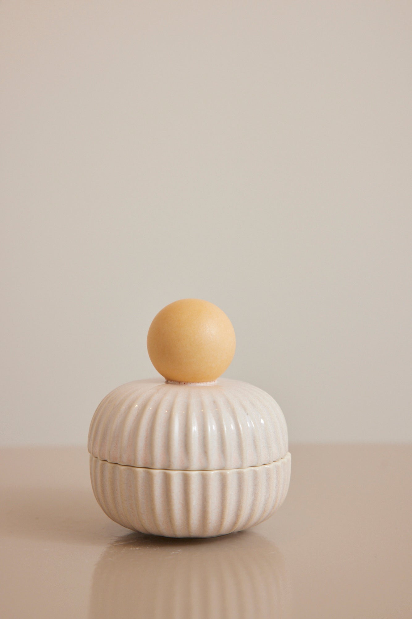Thora Finnsdottir - Sampling Bonbonniere Onion