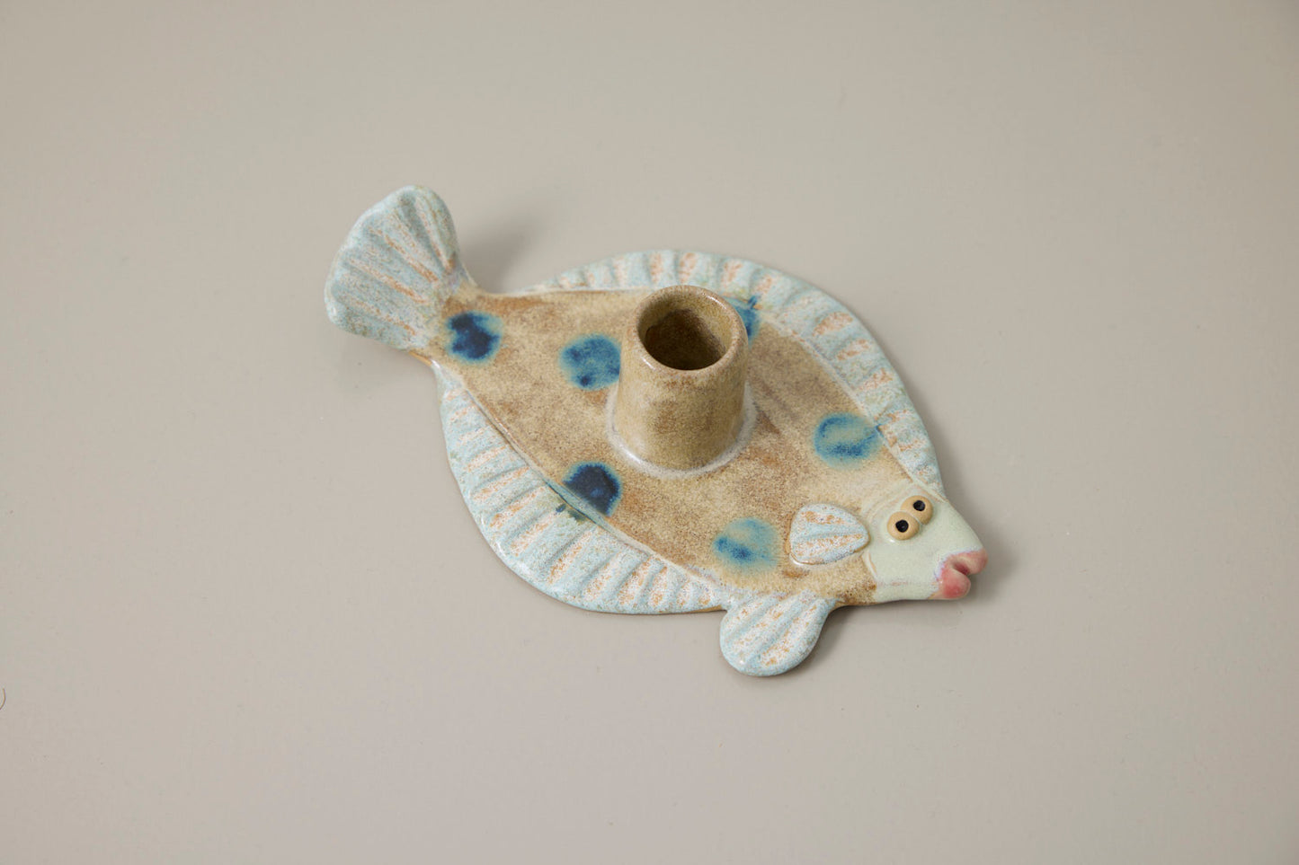 Fladfisk lysestage - Mia Lindbirk