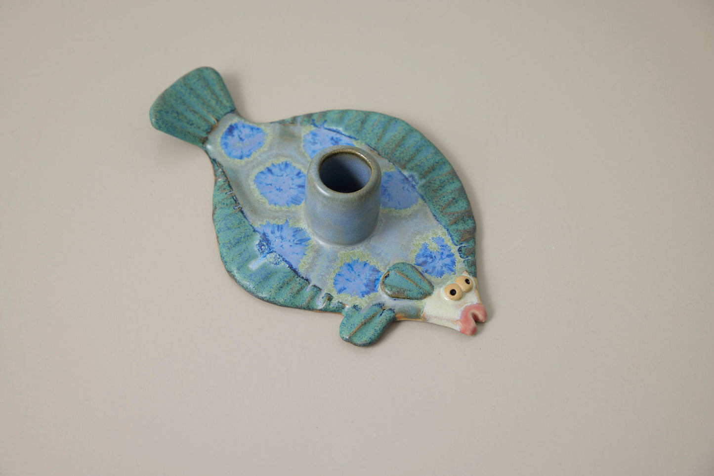 Fladfisk lysestage - Mia Lindbirk