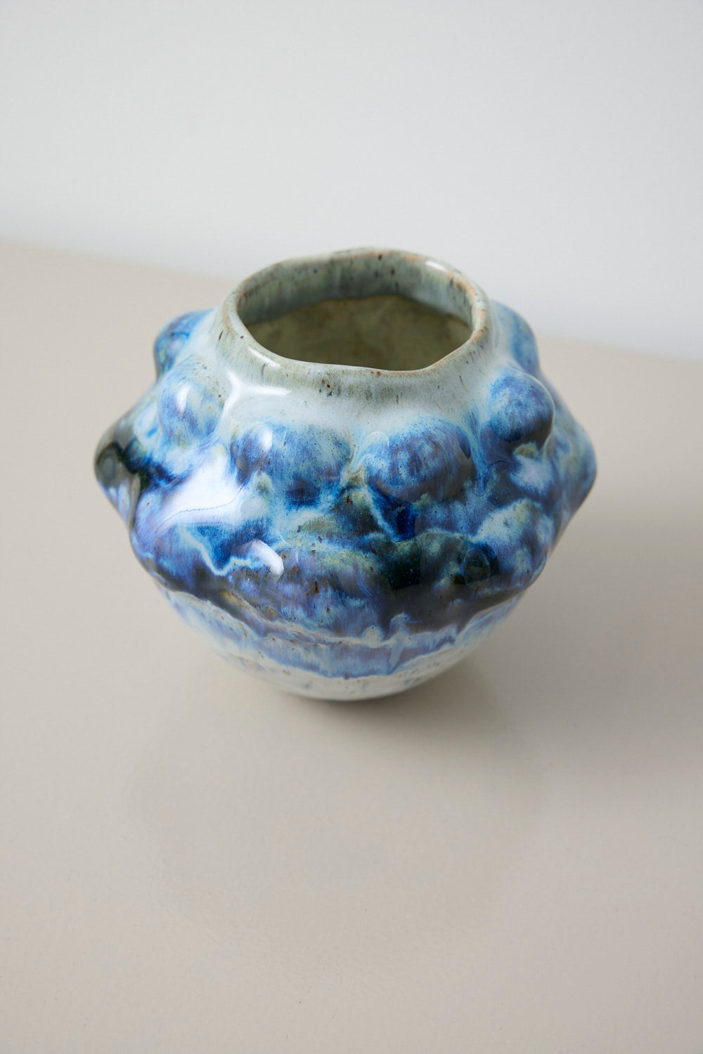 Vase bubbles - Mia Lindbirk