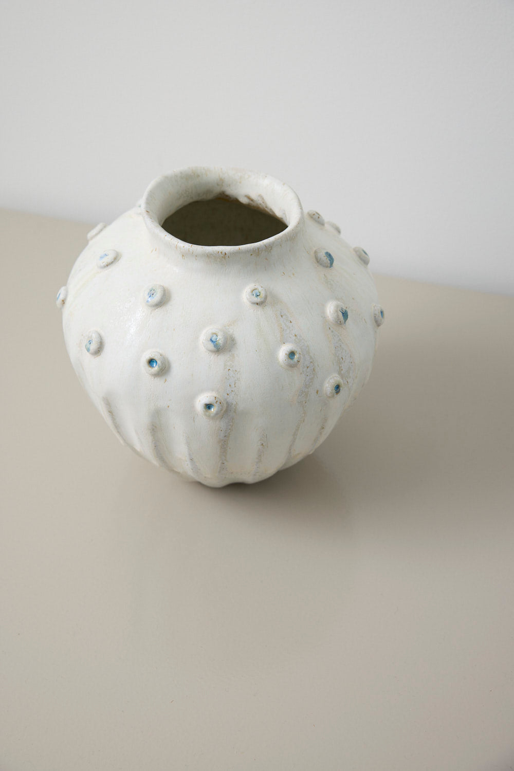 Vase blue eyes