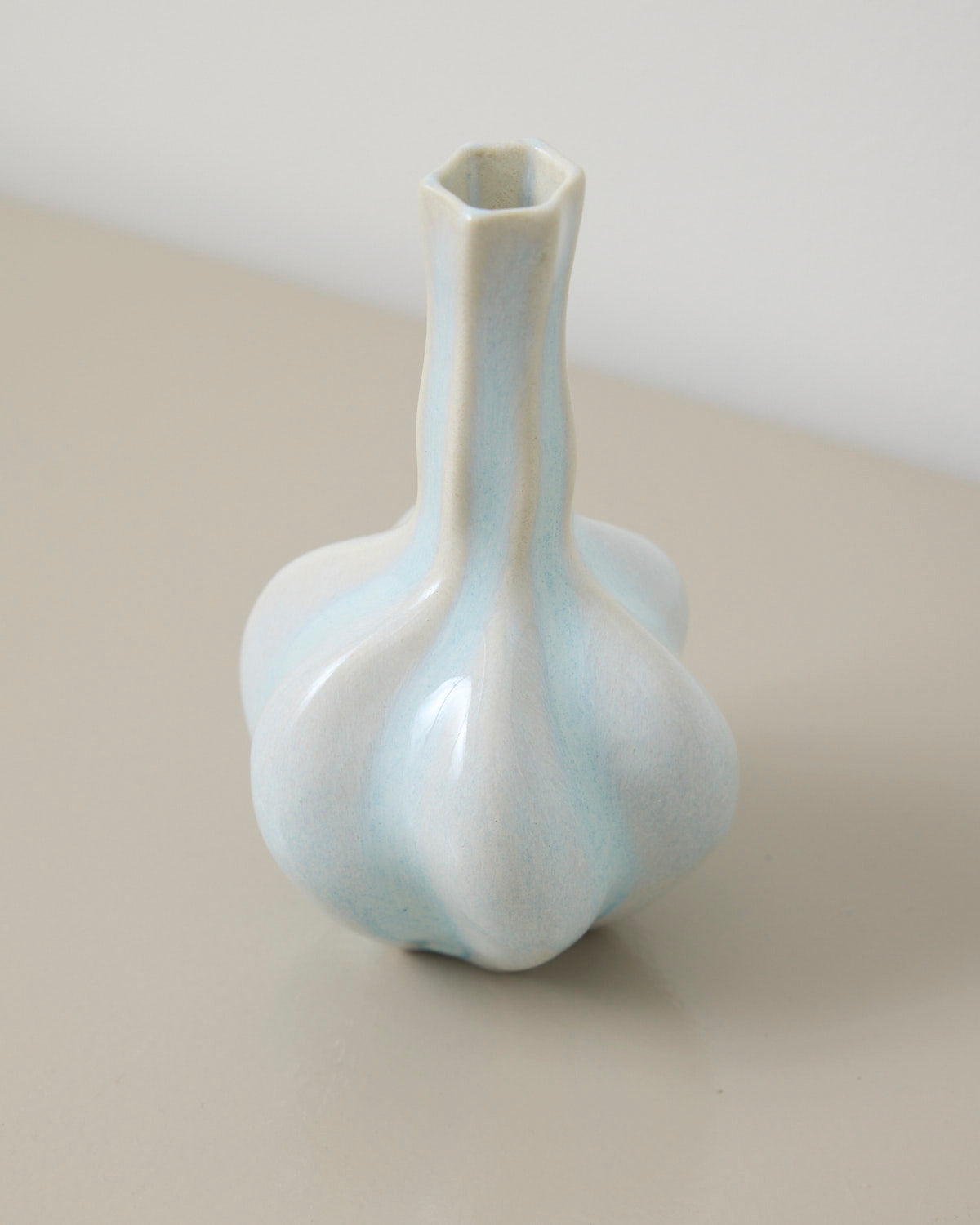 Twisted bud vase (Medium) - Thora Finnsdottir