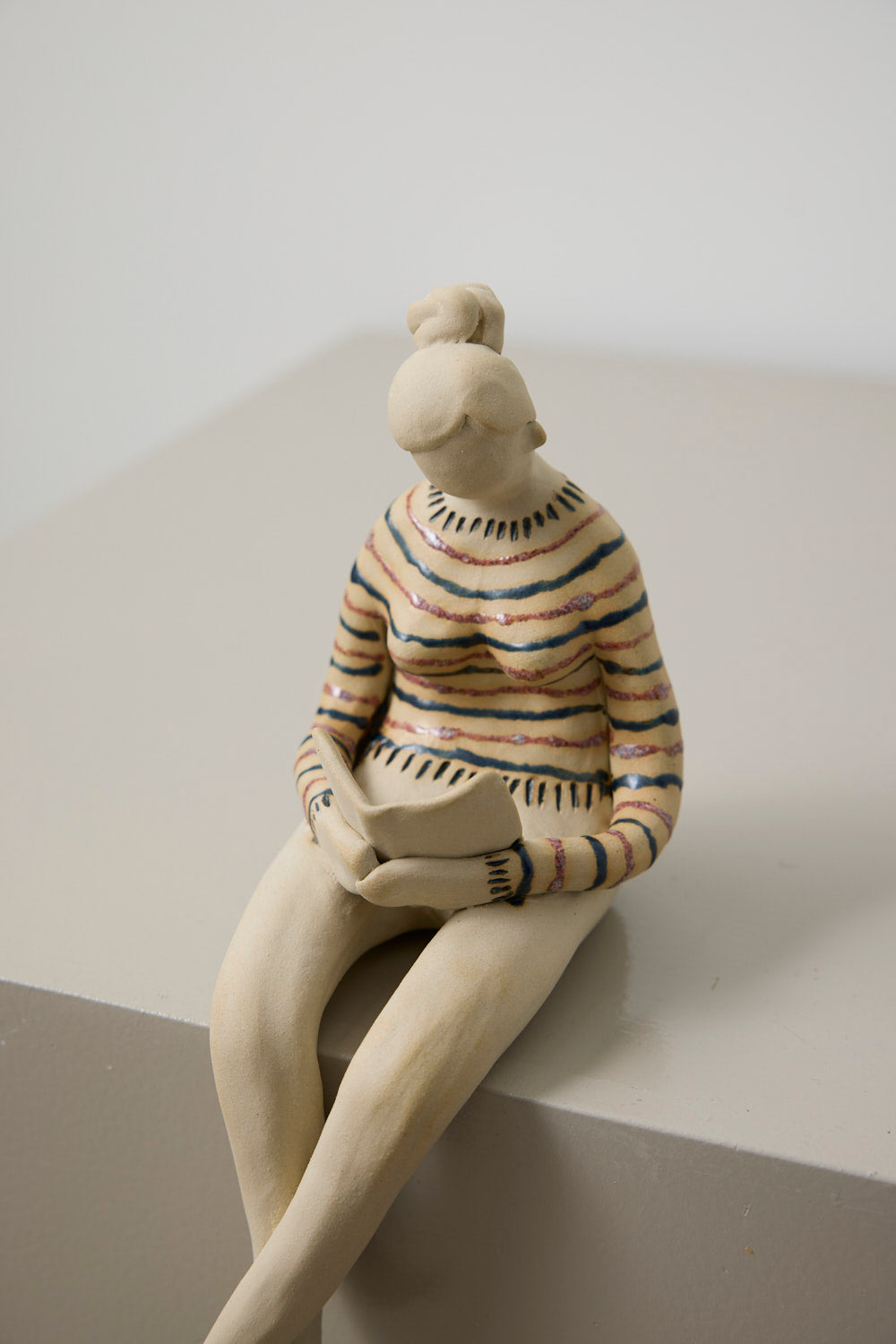 Kvinde der læser - Mia Lindbirk