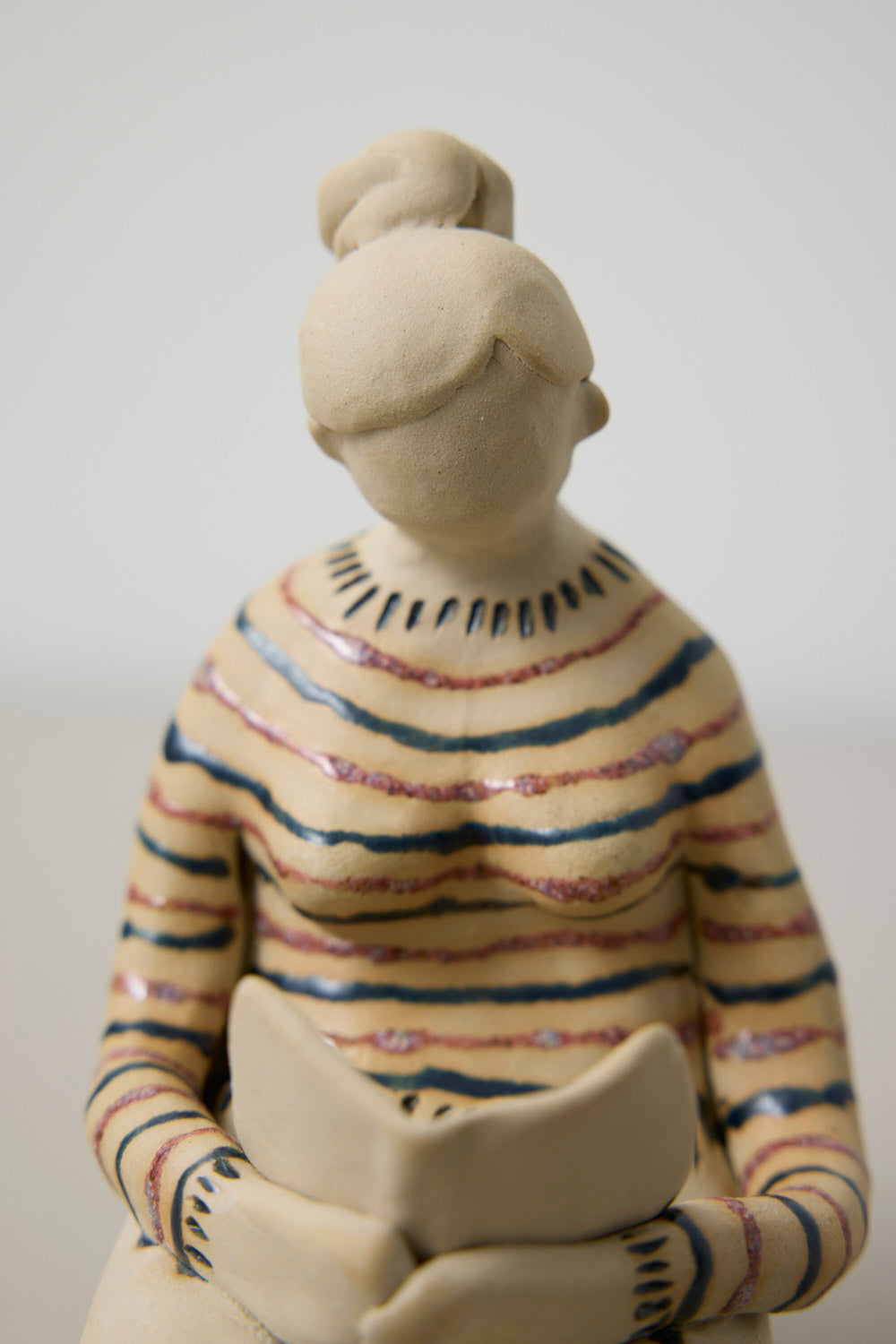 Kvinde der læser - Mia Lindbirk