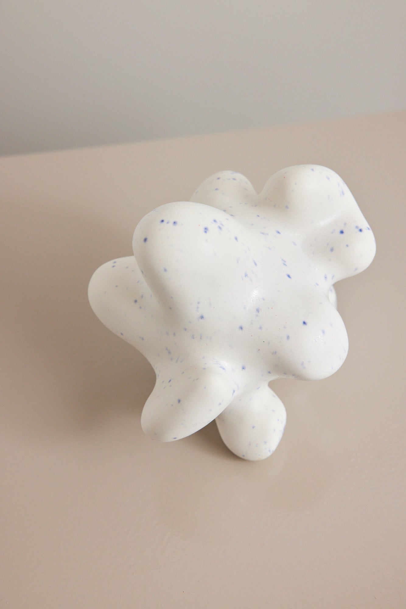 Thora Finnsdottir - Popganic White with blue dots